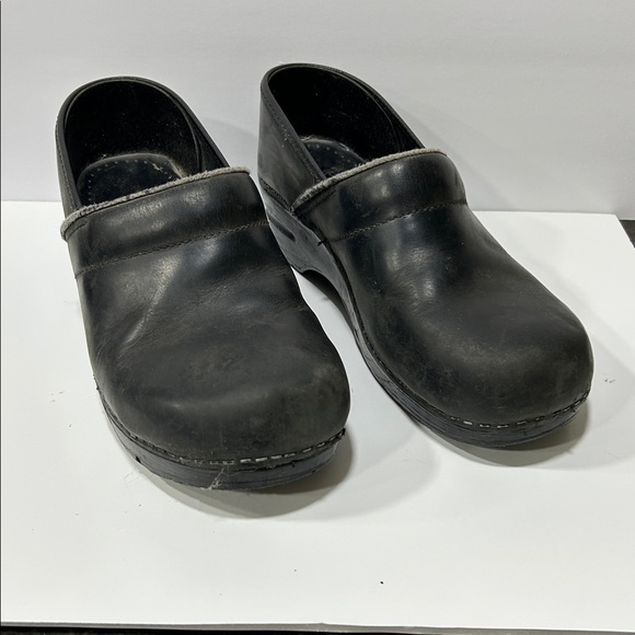 Dansko Nursing Shoe Women's Black Leather Clogs Size US 9 / 40 - Picture 1 of 11
